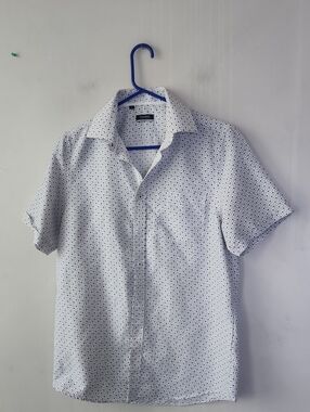 Men's Short-Sleeve Button-Down Shirt in White with Navy Geo Print